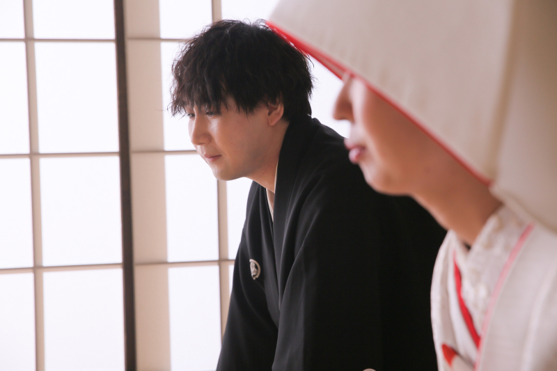 お辞儀シーンのご新郎様