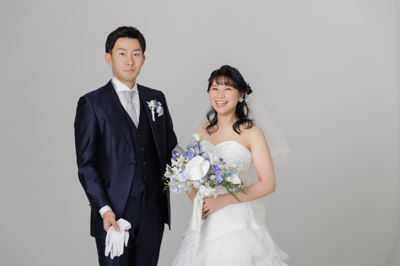 最初はウェディングドレスで