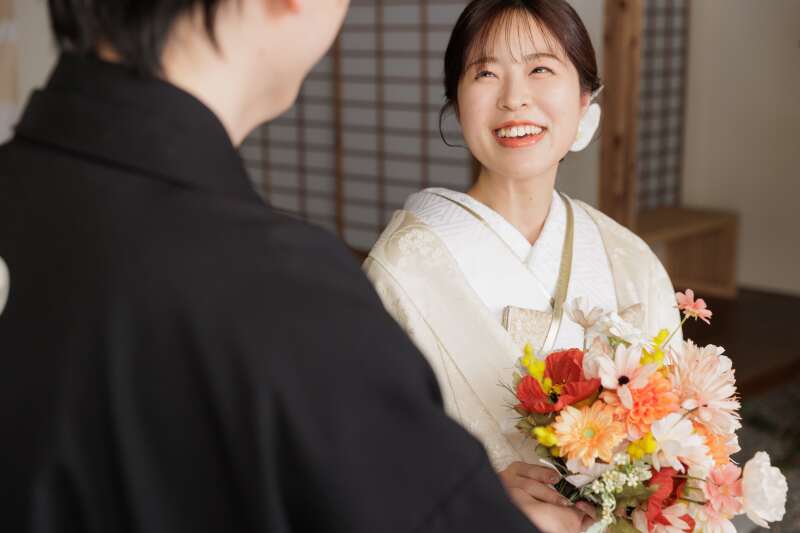 花束を受け取って