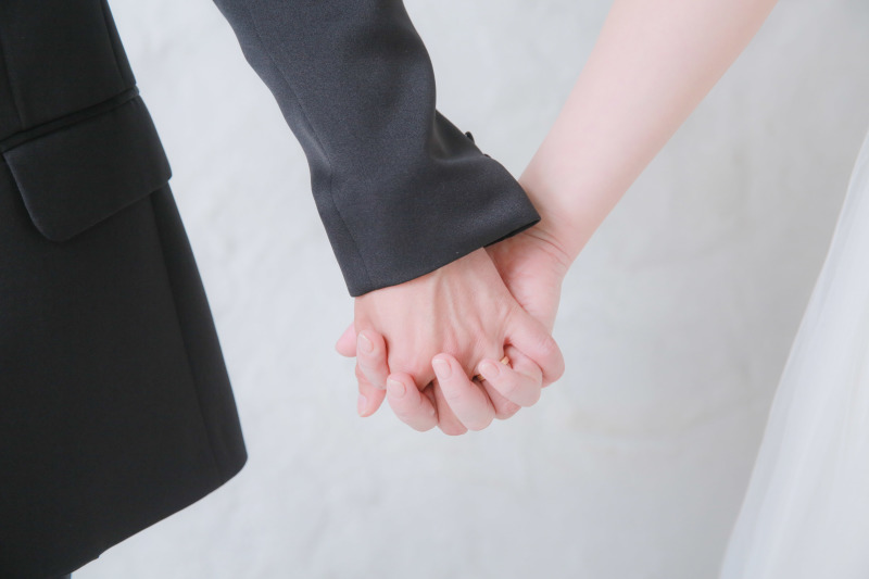 手を繋いで