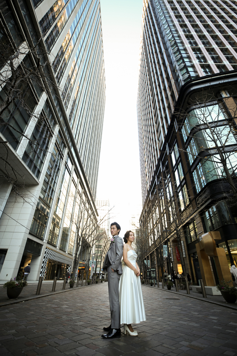 ビルの間でクールに