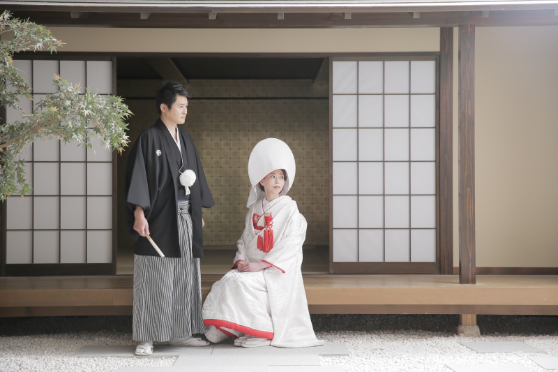 白無垢で清楚な花嫁姿を