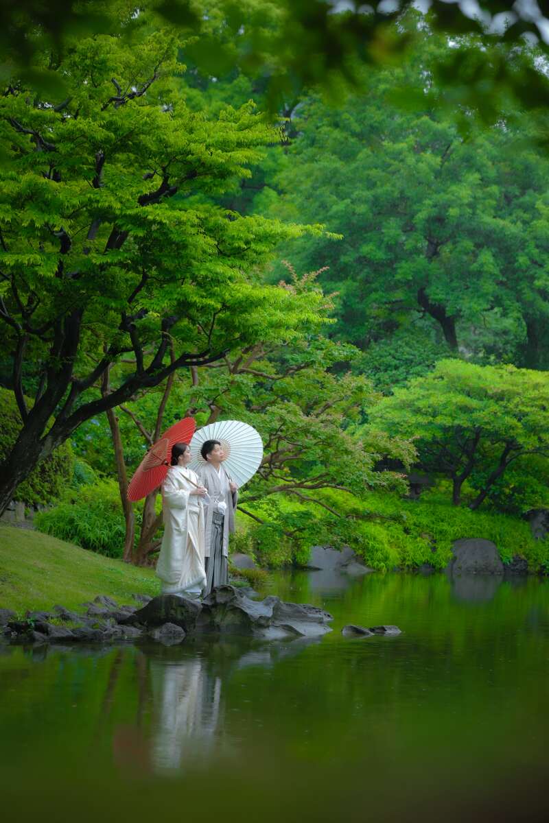 鏡のような池