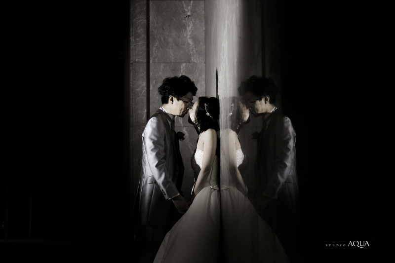 大理石に反映して