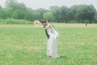 光がお二人を包み込む、6月の新緑撮影♪