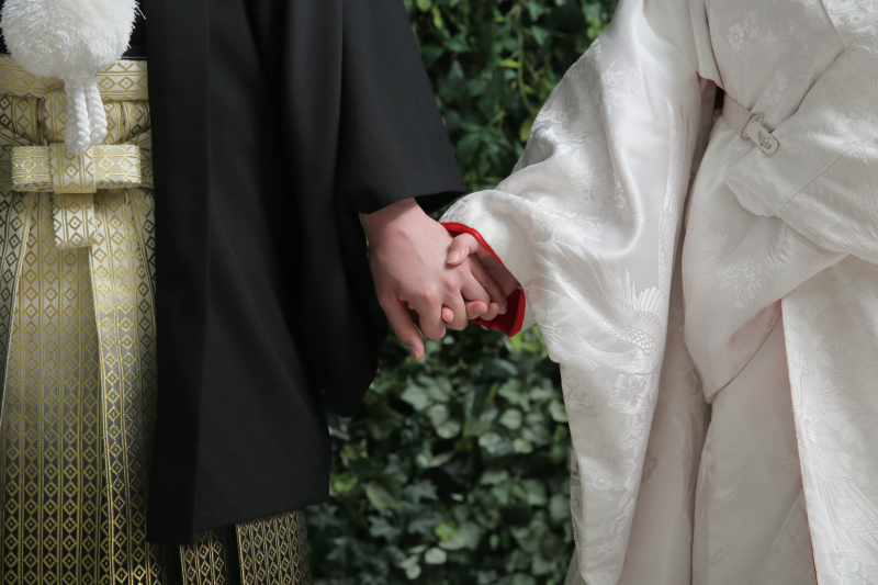 白無垢で屋内庭園ロケーション