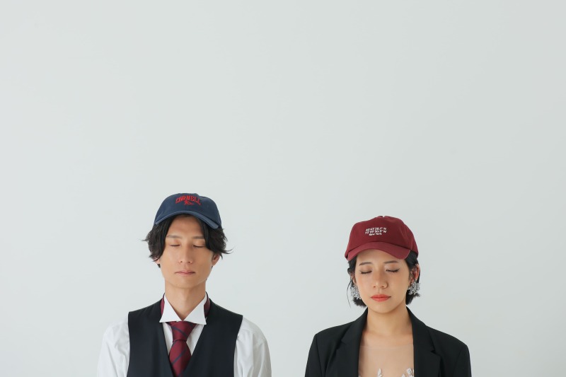 キャップを合わせたストリートフォト