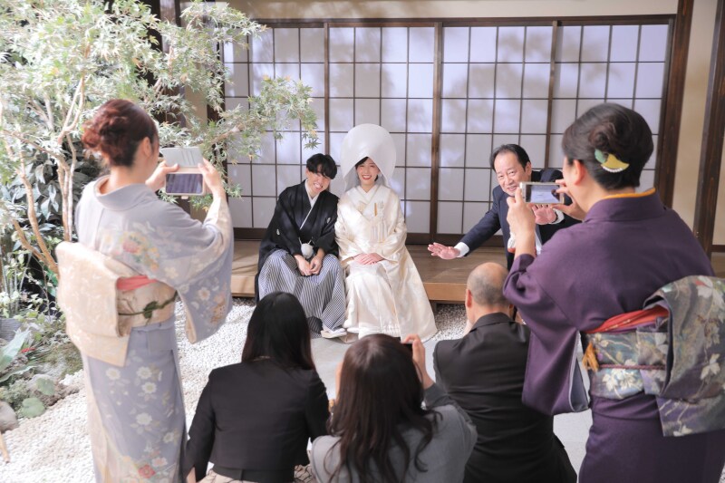 「押さないでくださーい」