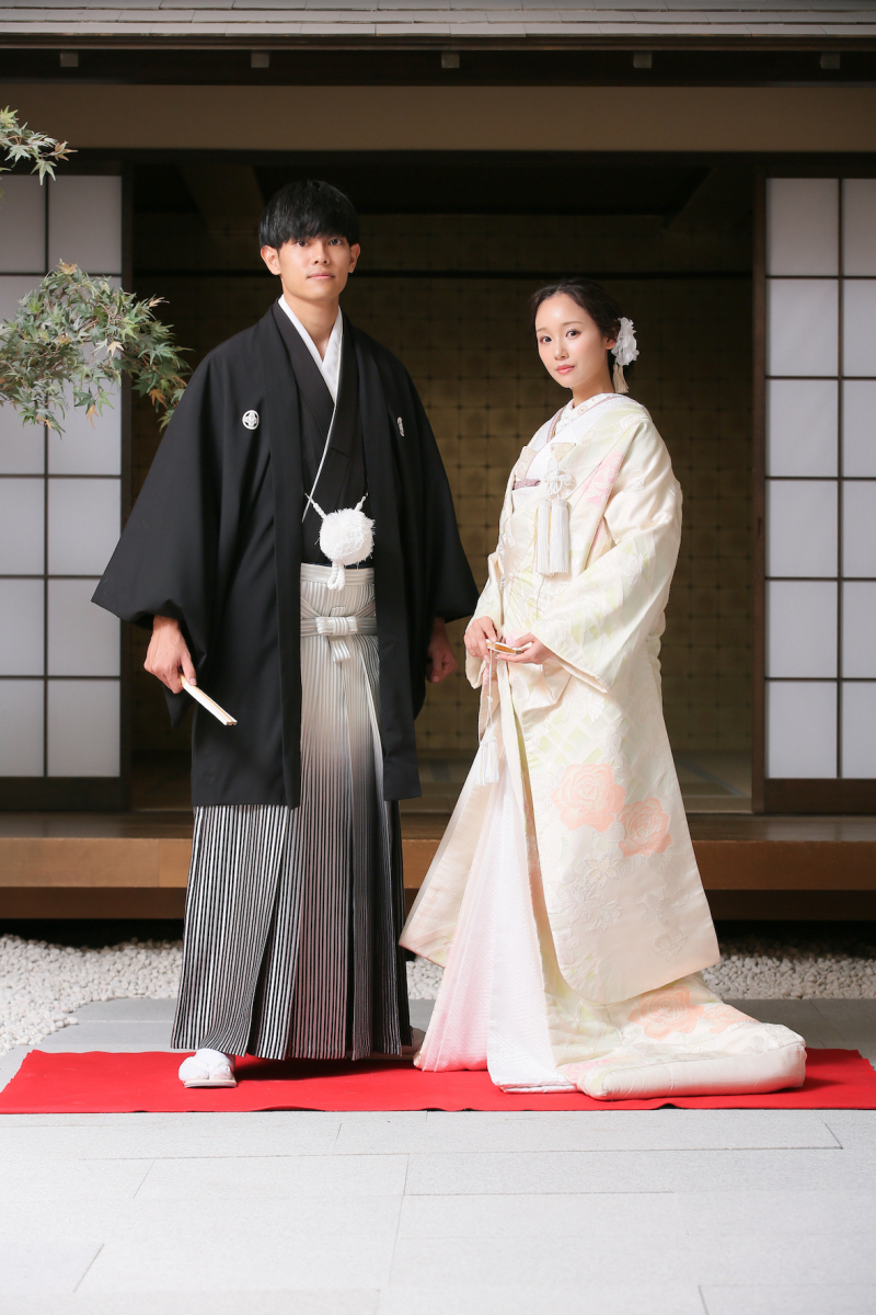 伝統的な立ち姿