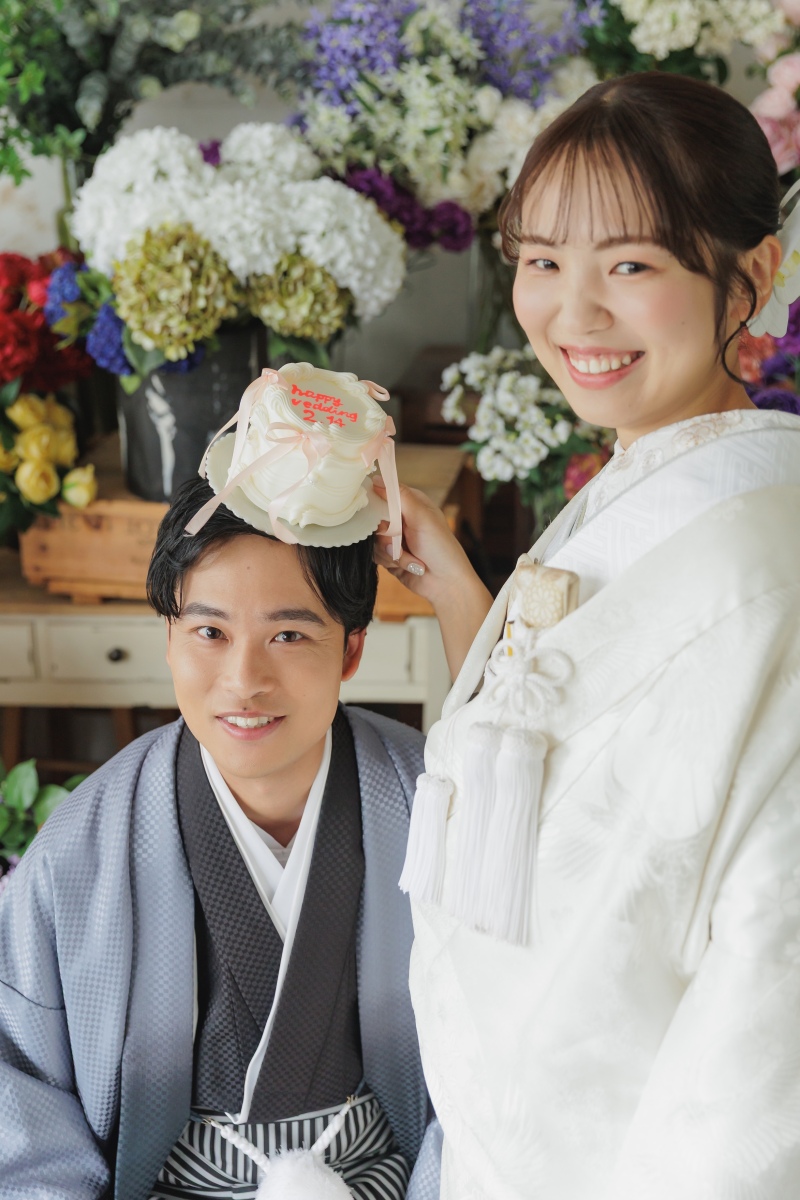 ケーキでは新郎様の頭の上に！？