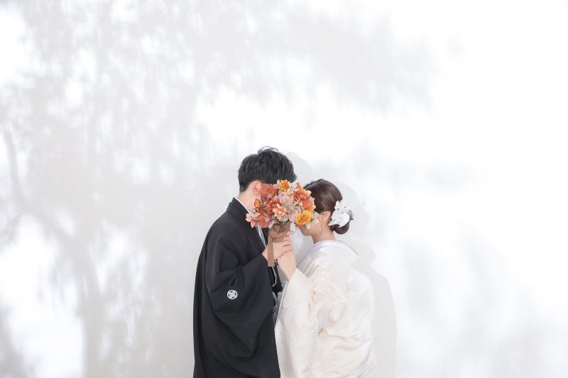 ブーケで隠して