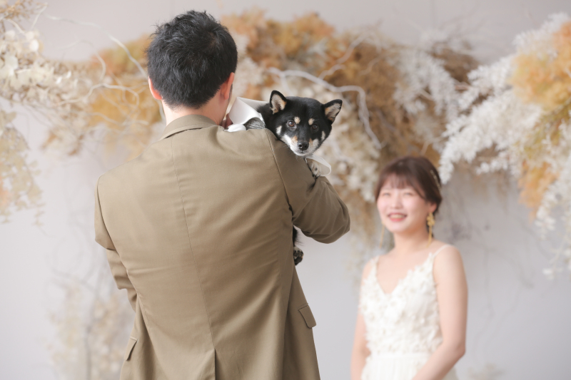 ご新郎様とワンちゃんのご登場