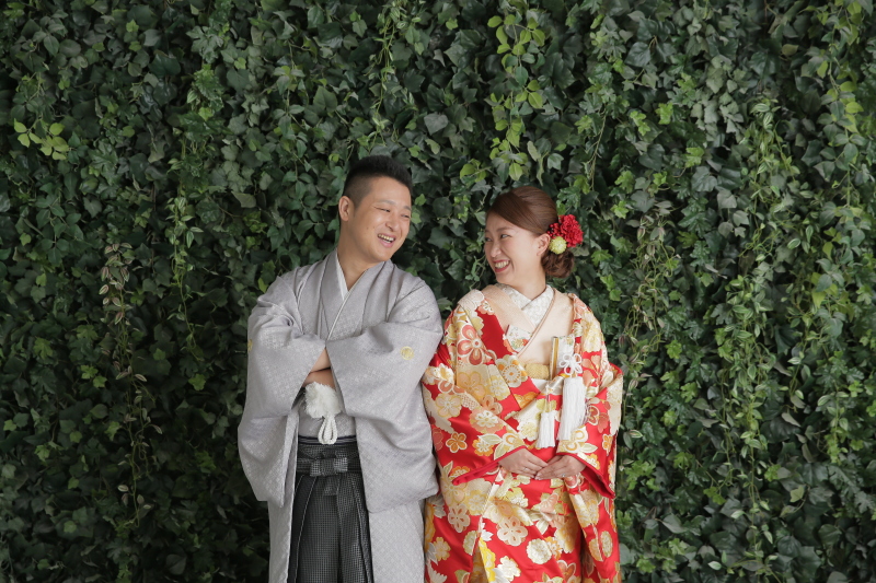 緑をバックに。