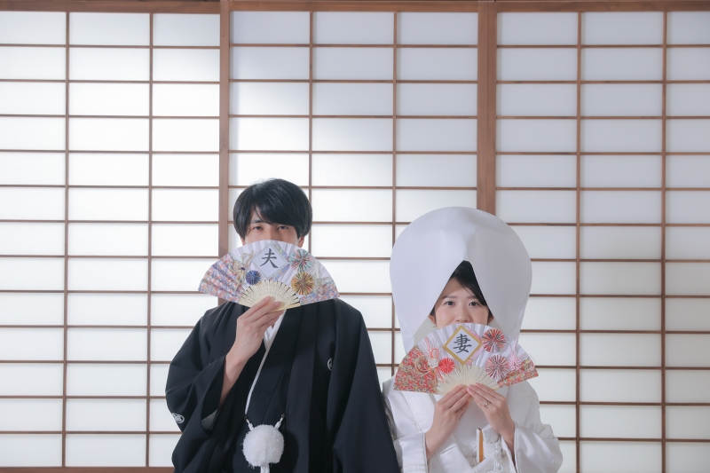 綿帽子をかぶって