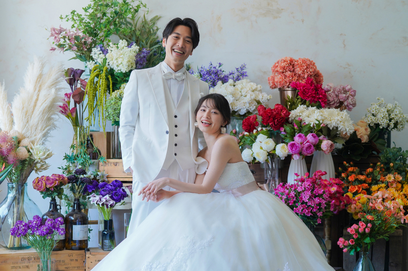 【洋装ハウススタジオプラン】全データ美肌レタッチ付き(150カット) + 台紙1冊