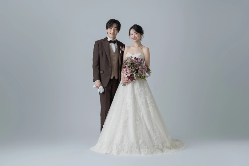 【洋装スタジオ】美肌レタッチ付1カットデータ+ 台紙1冊