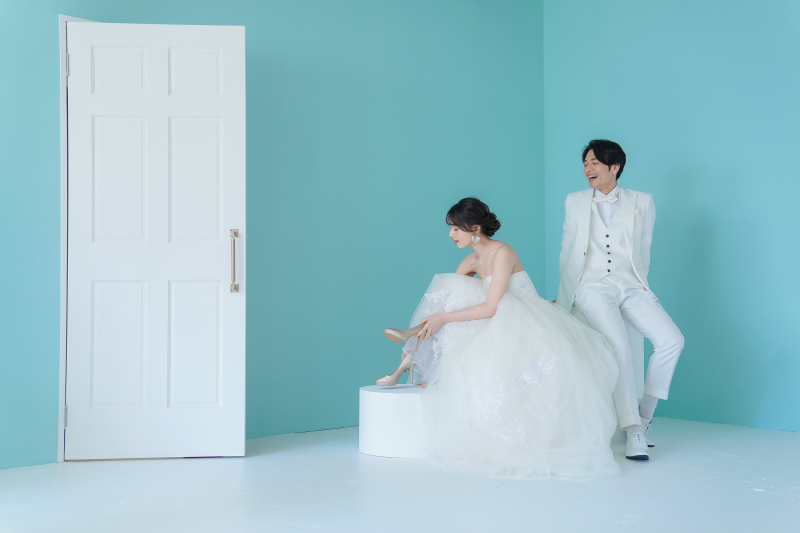 【洋装ハウススタジオプラン】全データ美肌レタッチ付き(150カット) + 台紙1冊