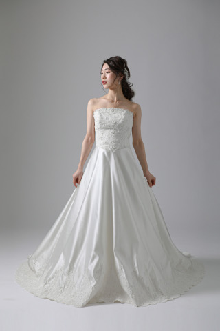 ★62762　レース刺繍ラッフルトレーン