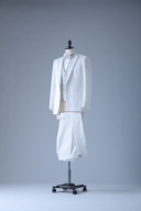 ホワイトタキ　シルバーパイピング　くるみ