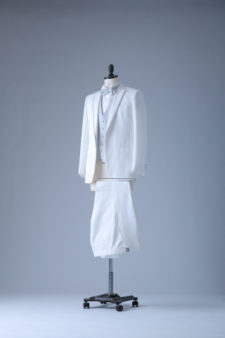 ホワイトタキ　シルバーパイピング　くるみ