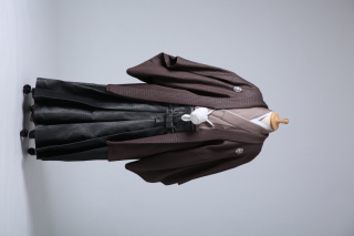 チャコールブラウン✕ダイヤ