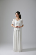 63127 ペプラムブラウス風レースワンピ