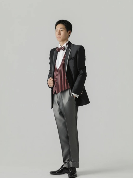 グレーパイピング　赤黒ストライプベスト