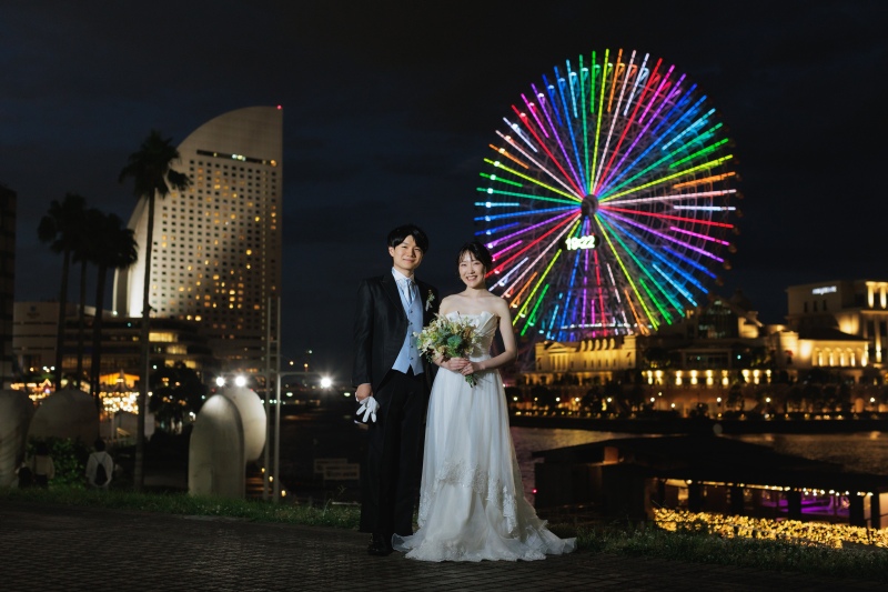 横浜の夜が、ふたりを包む