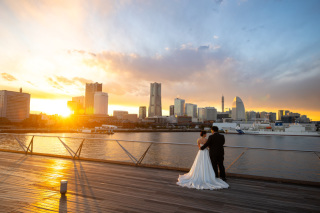 夕景から夜景　大桟橋の撮影に遠方から来ていただきました！
