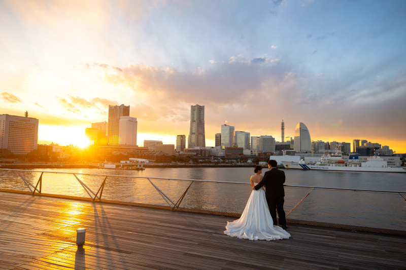 夕景から夜景　大桟橋の撮影に遠方から来ていただきました！