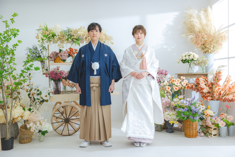 お花屋さんの前で