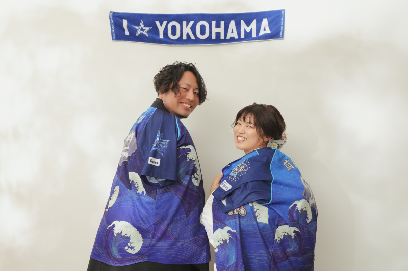 ユニフォームを羽織って