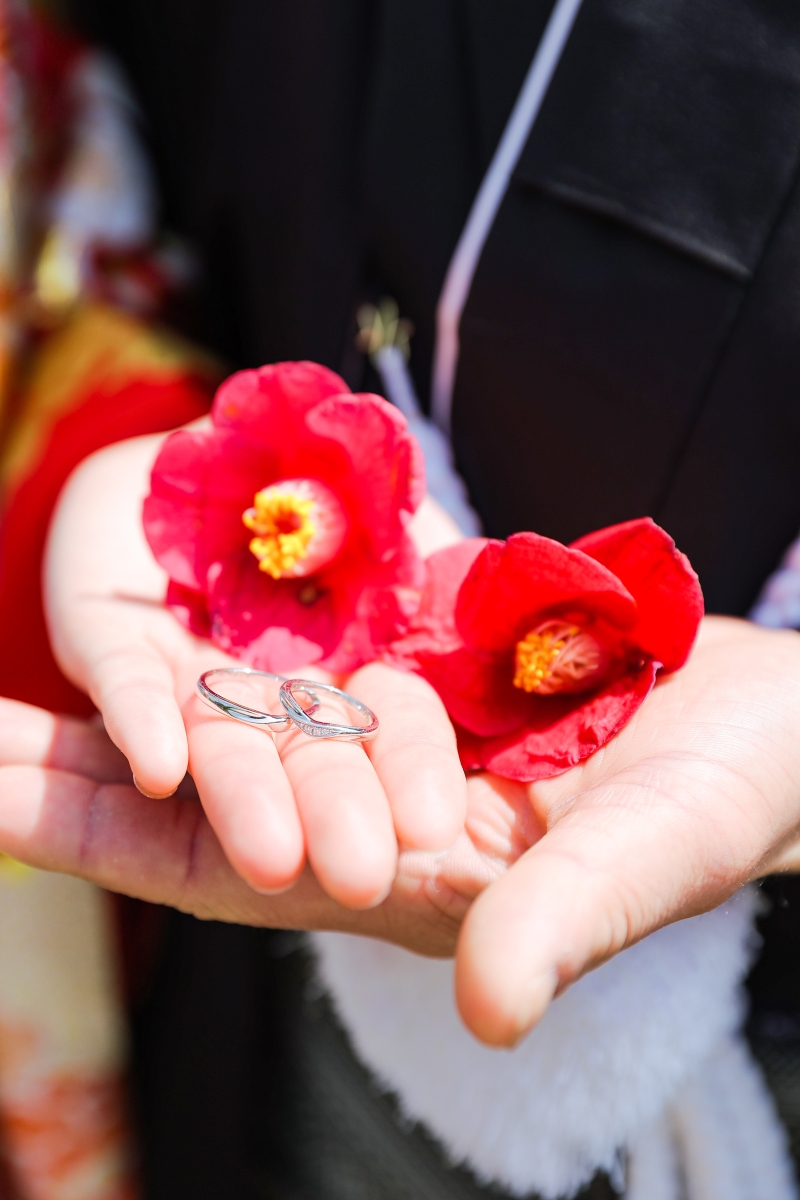 椿のお花とともに