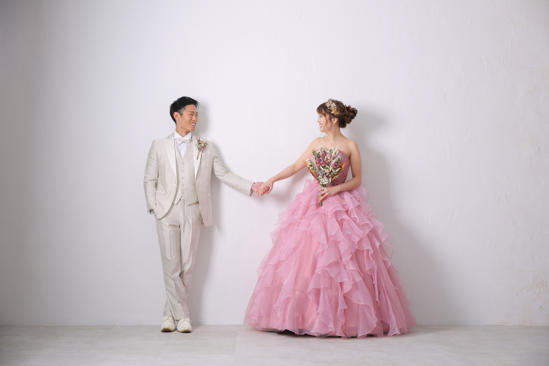 二人手を繋いで明るい未来へ