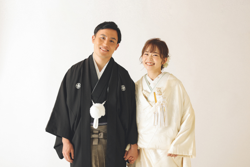 無地の背景でお二人らしい写真を残せます