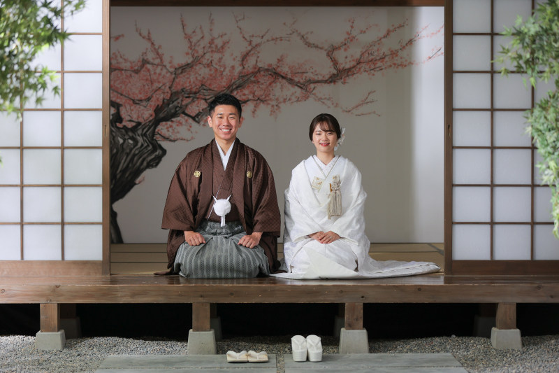 お正座でかっちりと