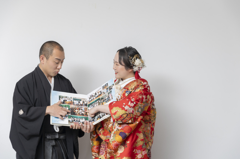 アルバムを見るお二人