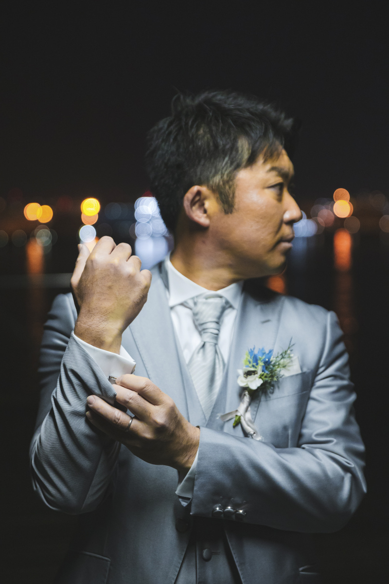 海沿いを背景に