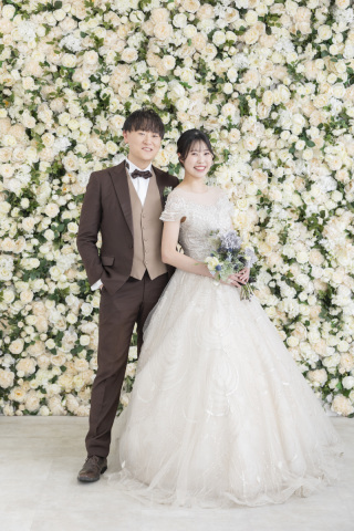 花と緑の空間で織りなす二人だけの物語