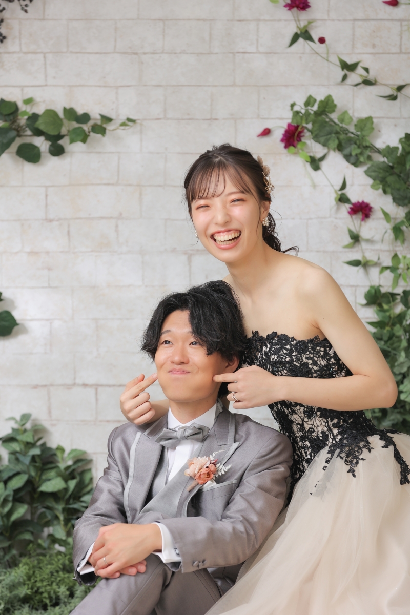 新郎様のほっぺをぷにっと