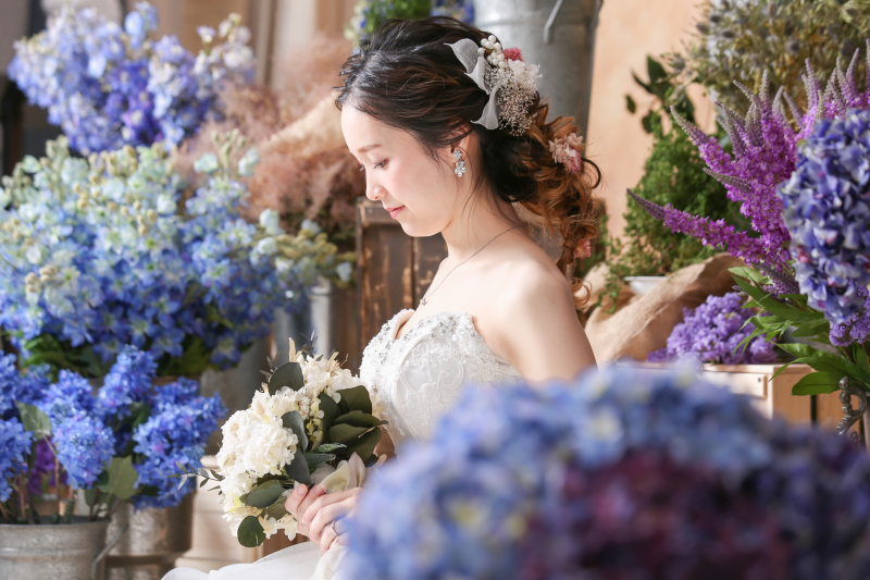 夏限定の生花と一緒に