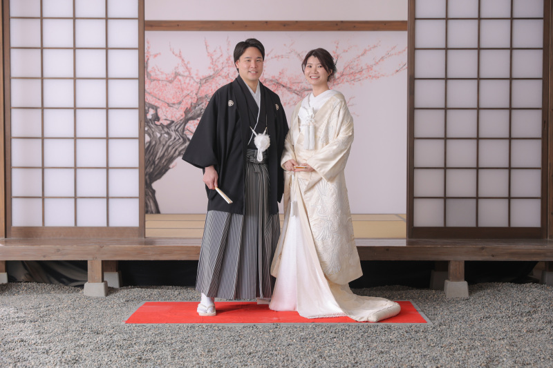 凛とした美しさが際立つ立ち姿