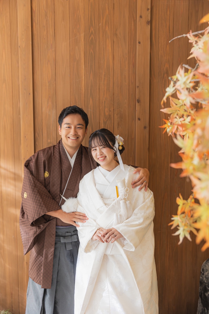あたたかな木目と紅葉に包まれて