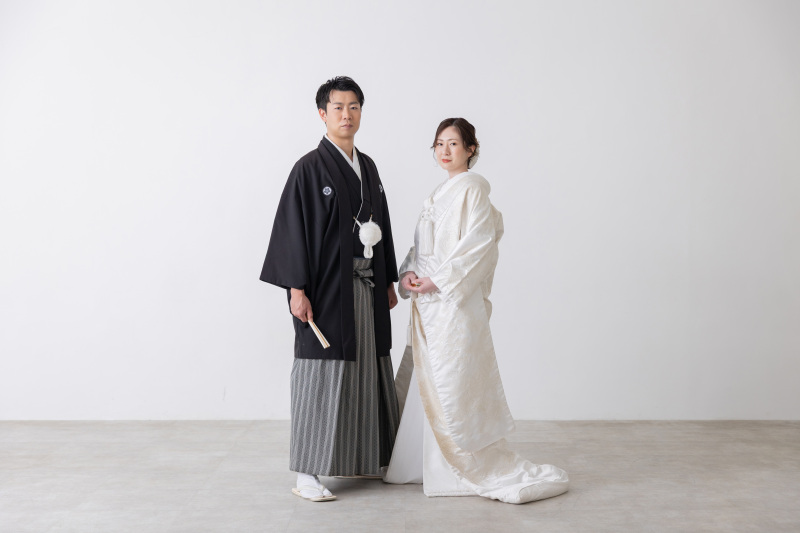 真っ白な空間に、二人の存在感