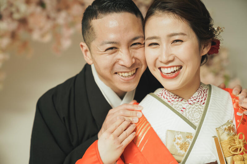 大笑いした後は、寄り添い合う姿をお写真に♪ 