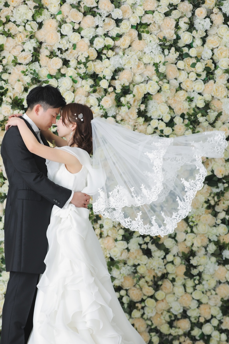 ベールをなびかせて