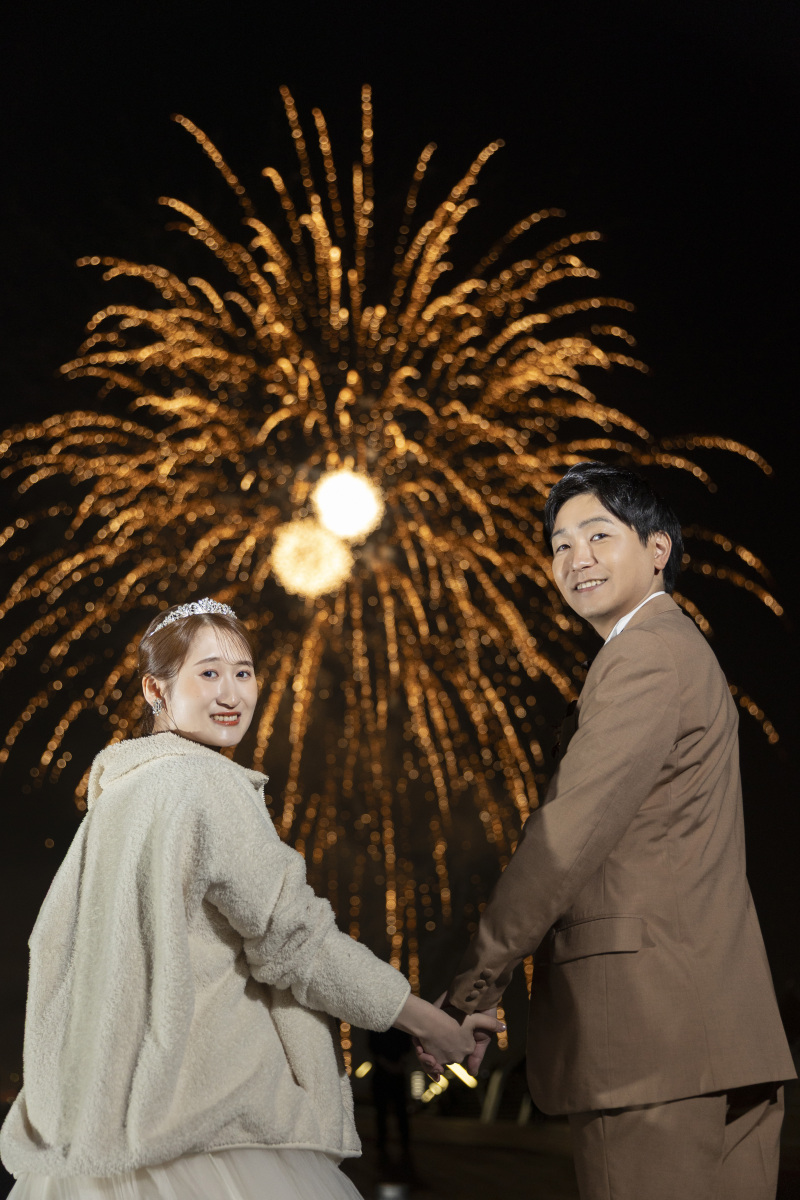 奇跡の瞬間。夜空を彩る花火