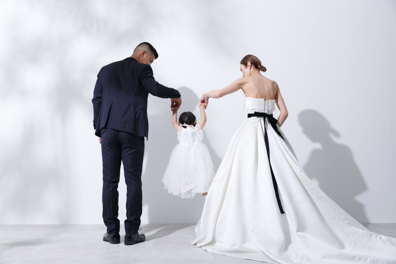 手と手を繋いで