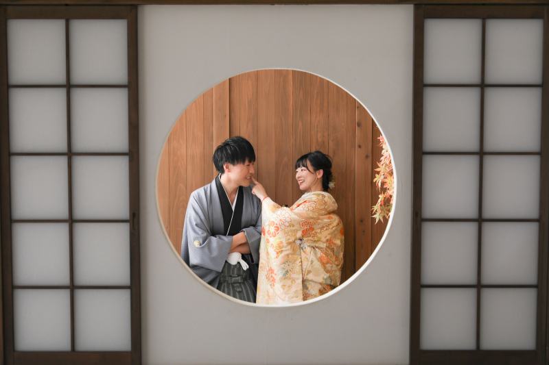 丸窓から可愛く！