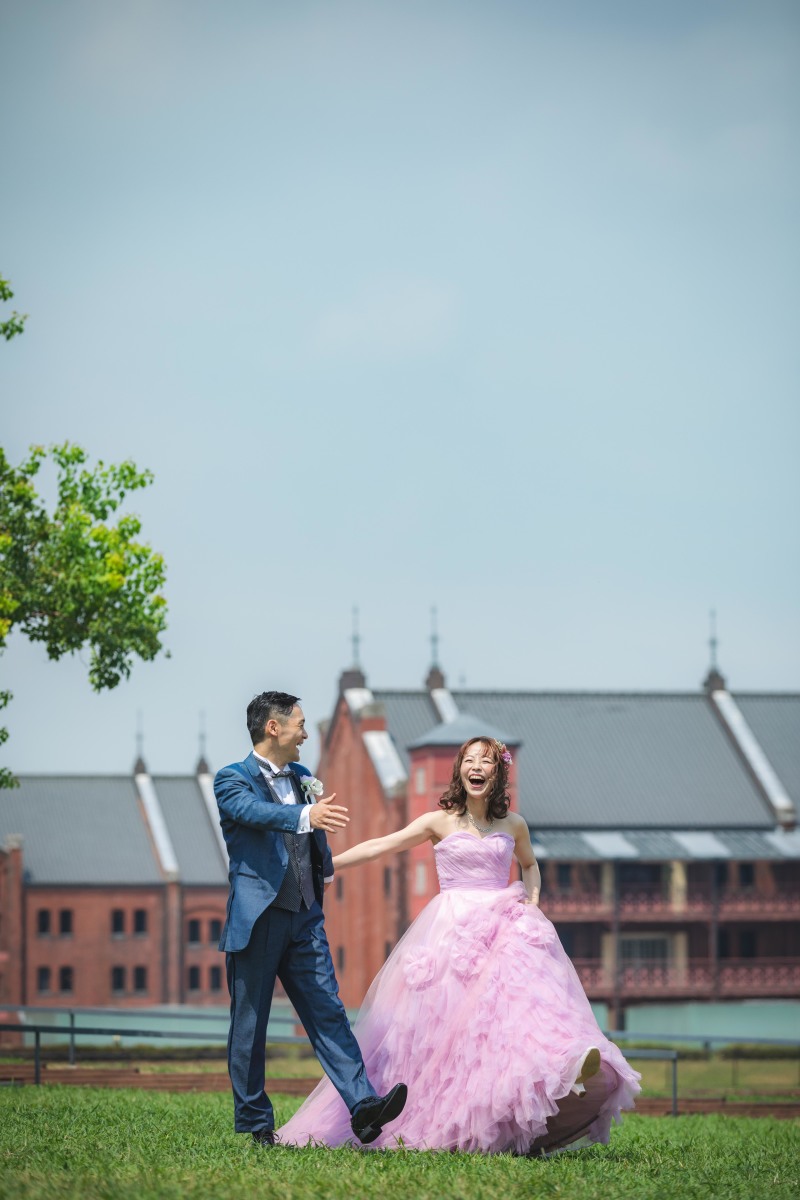 暑さを感じさせない二人の表情